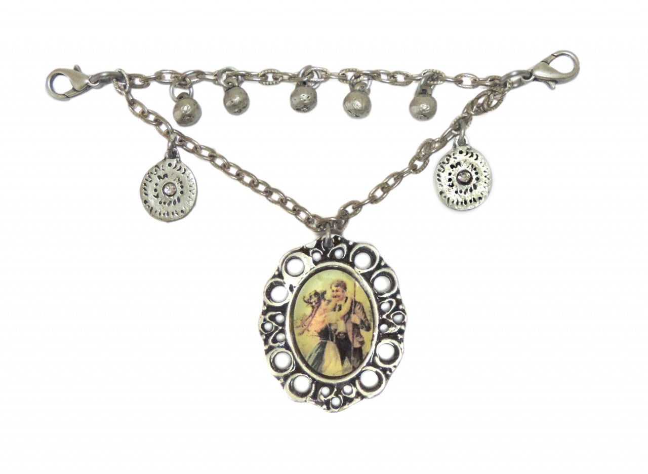 Charivari avec amulette et perles