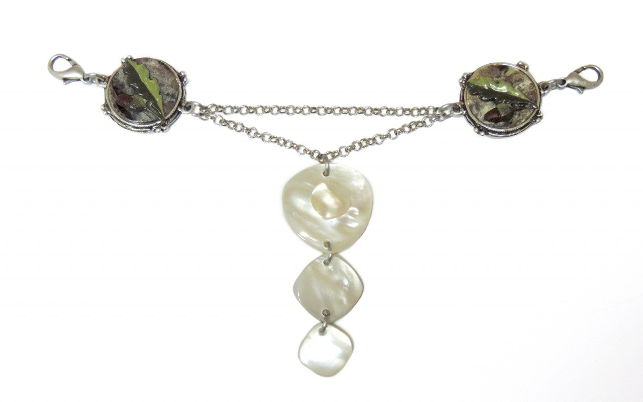 Charivari avec amulette et pendentifs en nacre