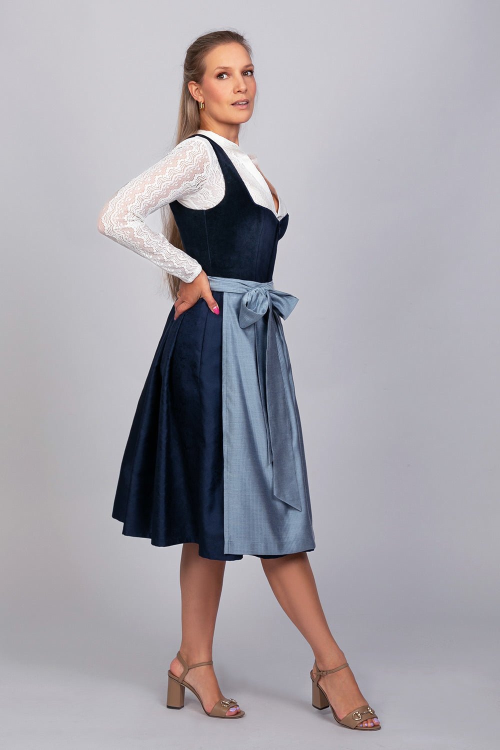 Dirndl - Midi Dirndl Luna Samt Blau - Dirndl.com