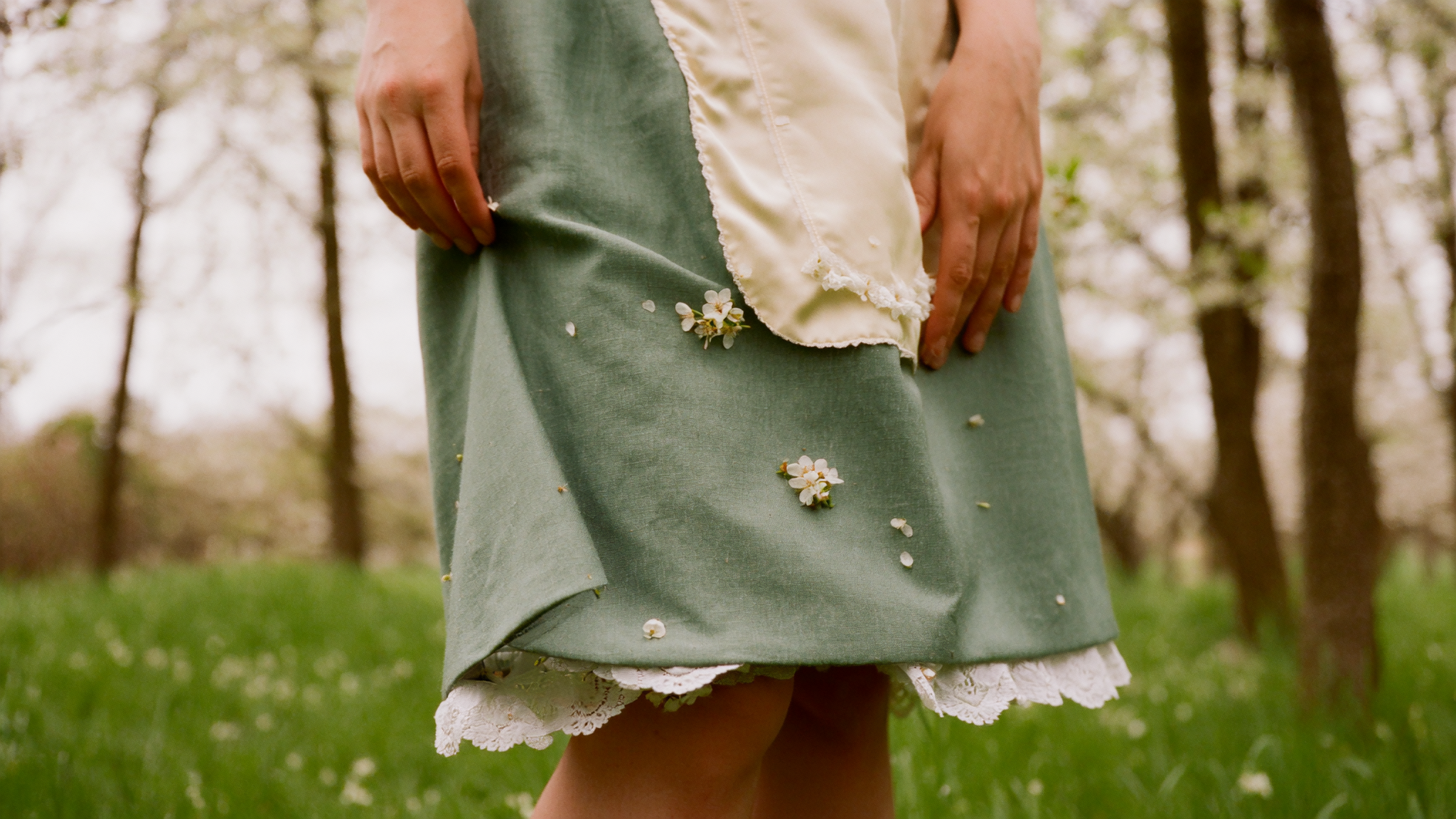 Frühlingsfest Dirndl Kollektion