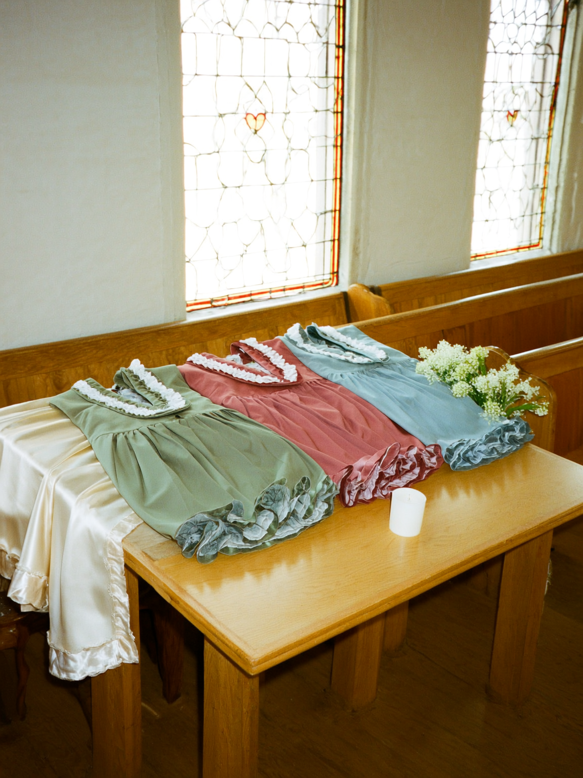 Dirndl Taufe Firmung Farben Stillife