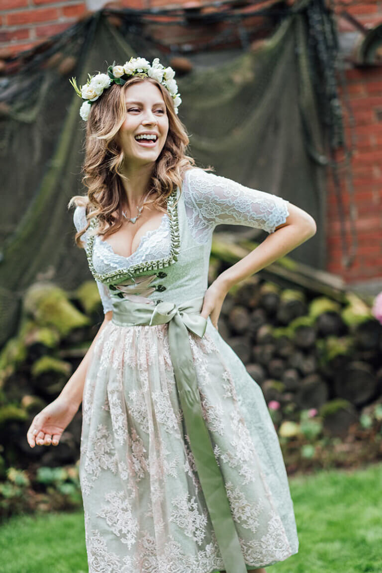 Das perfekte Dirndl Dekolleté zaubern: Alle Tipps und Tricks